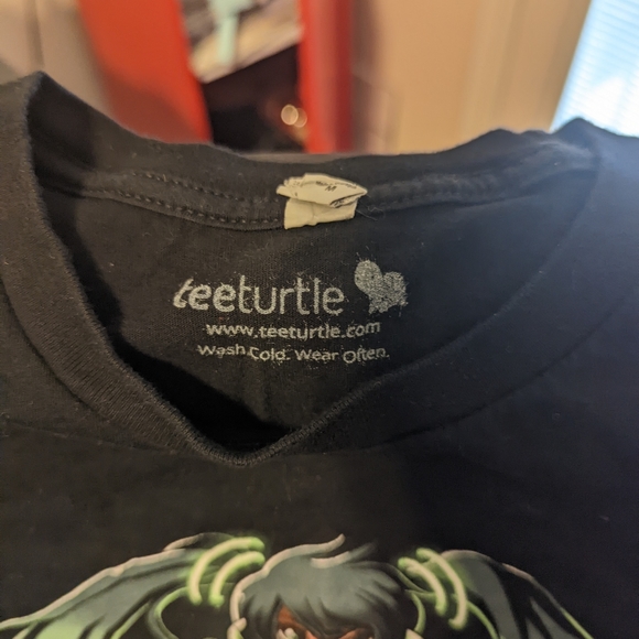 Teeturtle anime shirt - Picture 3 of 4
